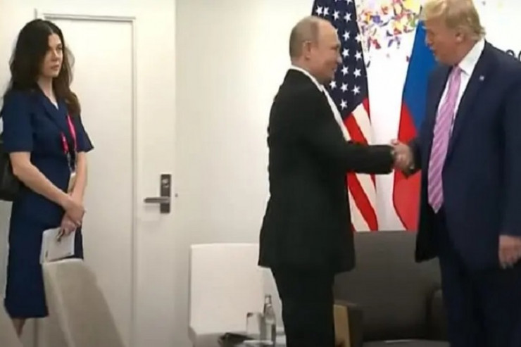Putin Trampla görüşdə bilərəkdən cazibədar tərcüməçi seçibmiş? - FOTO 