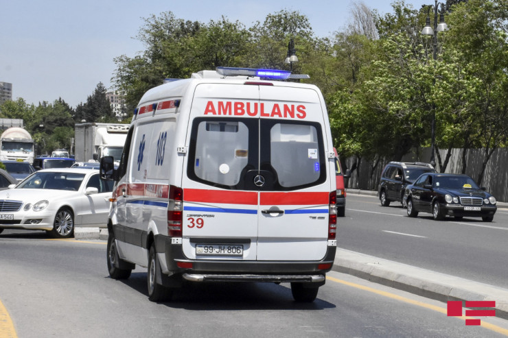 Bakıda güclü küləkdə yaralanan qadınların sayı 7-yə çatdı -  YENİLƏNİB 