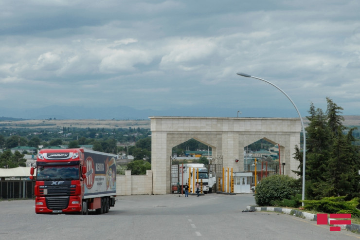 Ukrayna maşınları  gömrükdə cərimələnir?  