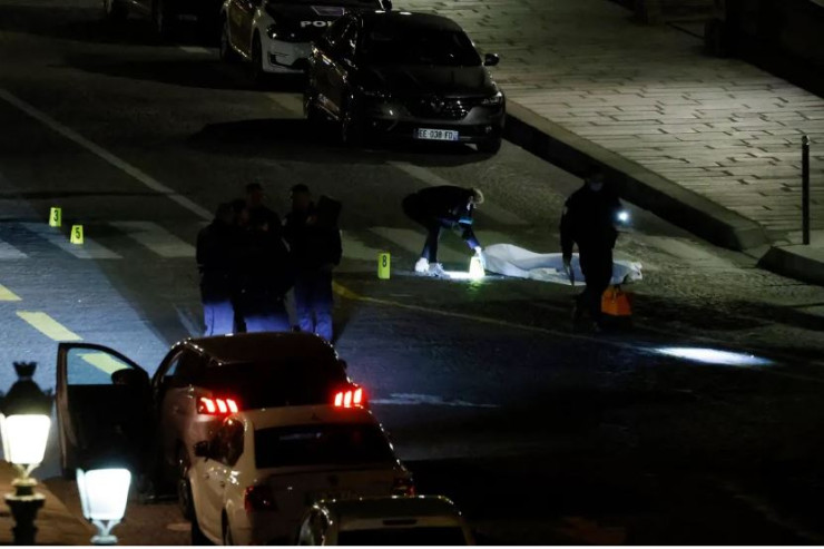 Polis minik avtomobilinə atəş açdı , ölənlər var