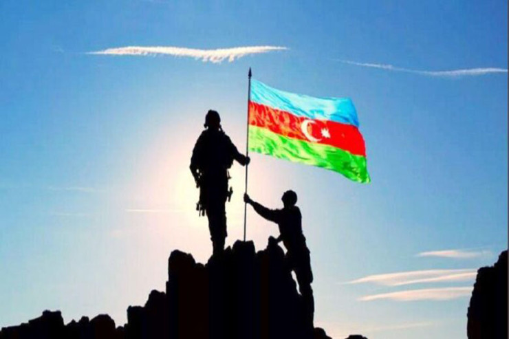 Buzdux dağında Azərbaycan bayrağı qaldırıldı - VİDEO 