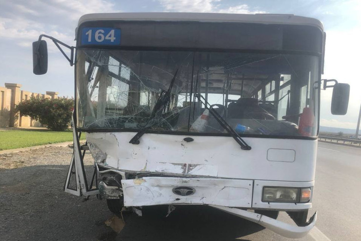Bakıda  avtobus qəzası:  1 ölü, 1 yaralı - YENİLƏNİB 