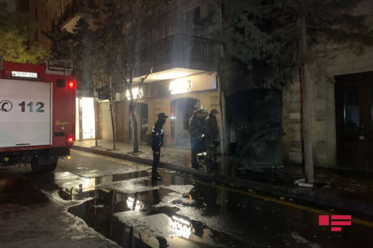 Azadlıq prospektindəki yanğın söndürüldü -FOTO -YENİLƏNİB 