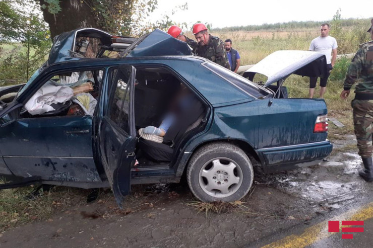 “Jiquli” və “Mercedes” toqquşdu: 1 ÖLÜ, 4 YARALI 