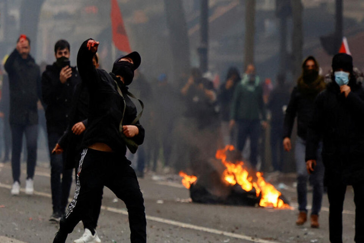 Kürdlər iğtişaş törətdi,  31 polis   yaralandı