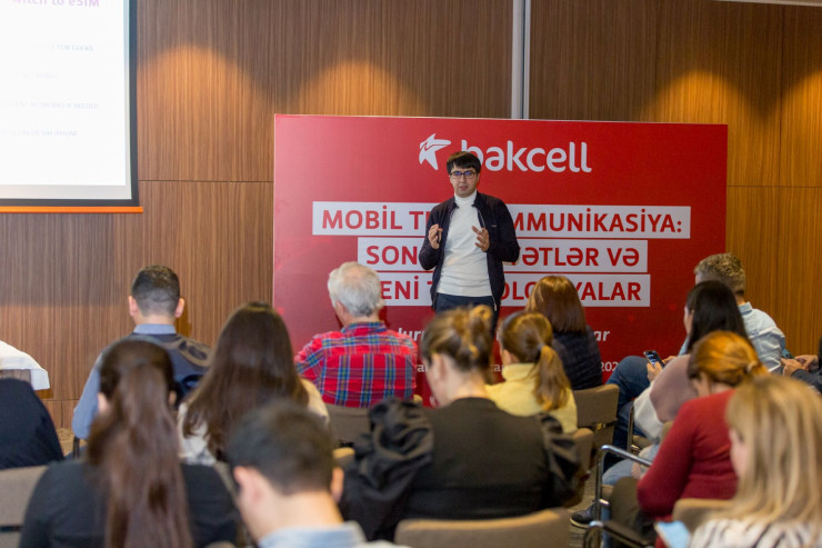 ® Bakcell jurnalistlər üçün seminar keçirib