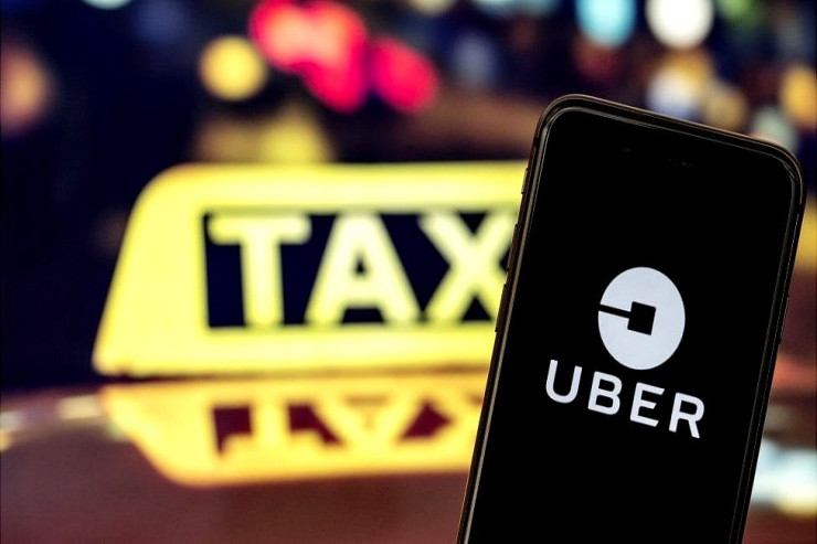 Müştəri "Uber"in sürücüsünü  qarət etdi 