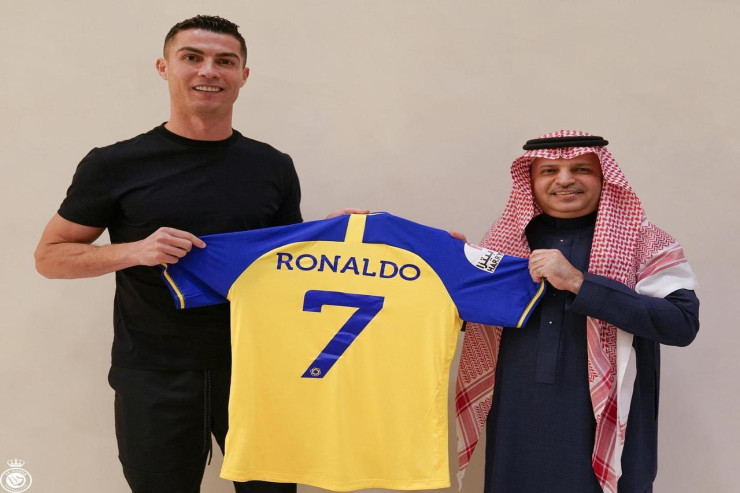 Ronaldo  İMZALADI   : Yeni klubda 75 milyon dollarlıq müqavilə - YENİLƏNİB 