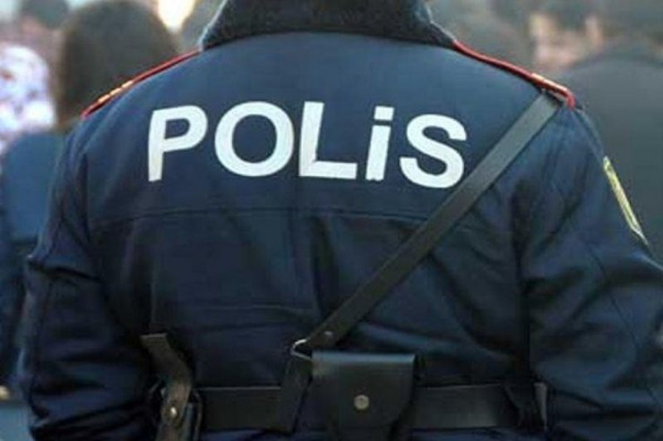 Polisin yanında özünü bıçaqladı -  AZƏRBAYCANDA 