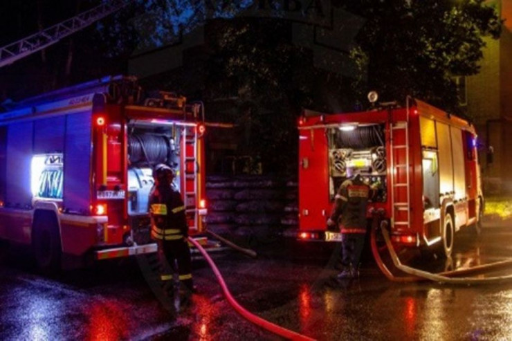 Bakıda yaşayış binası yandı: 1 nəfər tüstüdən zəhərlənib 