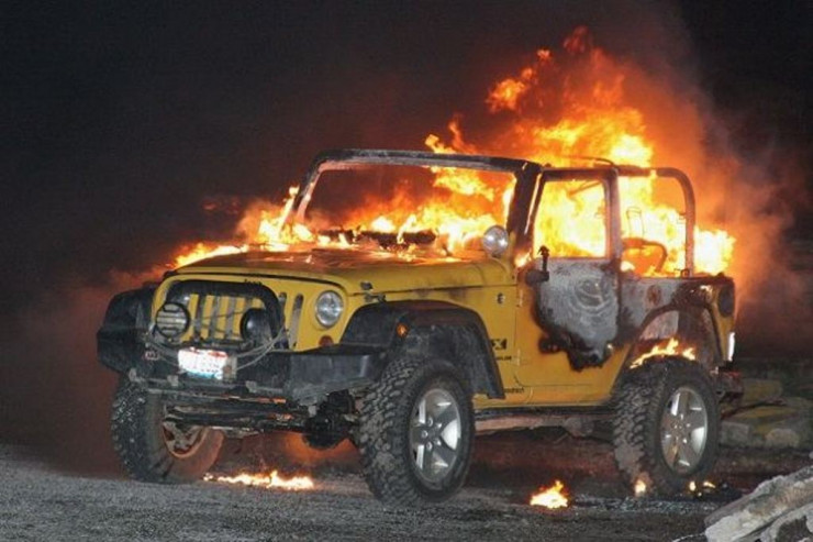 Bakıda "Jeep"  yandı