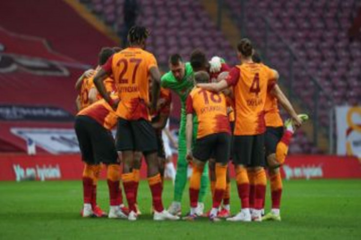 "Qalatasaray"ın futbolçuları  koronavirusa yoluxdu 