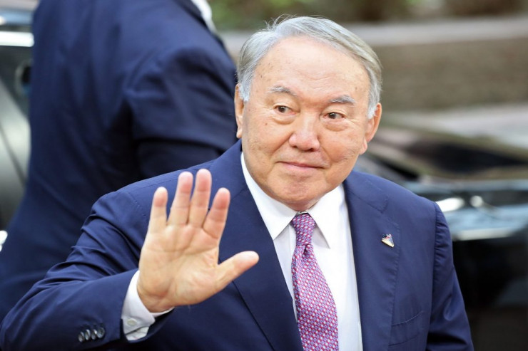 Nazarbayev  sonuncu vəzifəsini   də itirdi