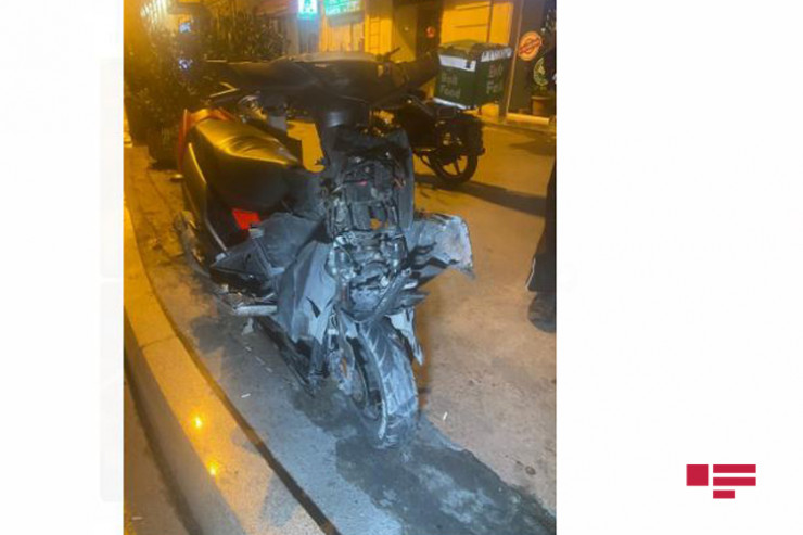 Moped avtomobilə çırpıldı – 1 YARALI  -FOTO 