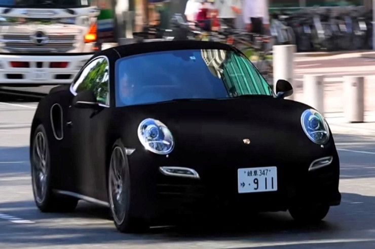 Dünyanın ən qara rəngli “Porsche”si -  VİDEO 
