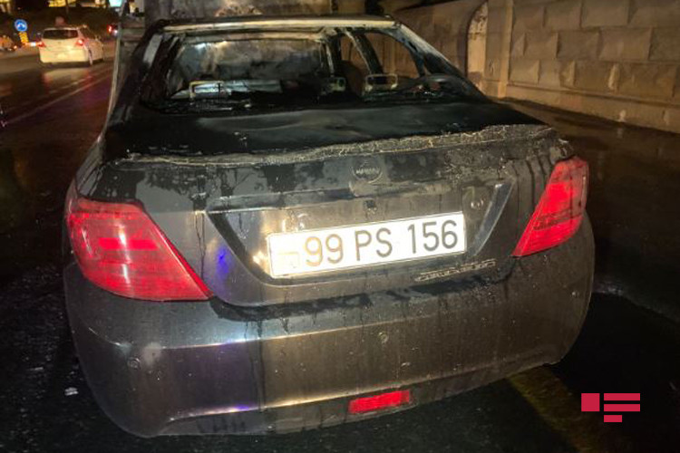 Bakıda avtomobilin yanması tıxaca səbəb oldu – sürücü tapılmır -FOTO 