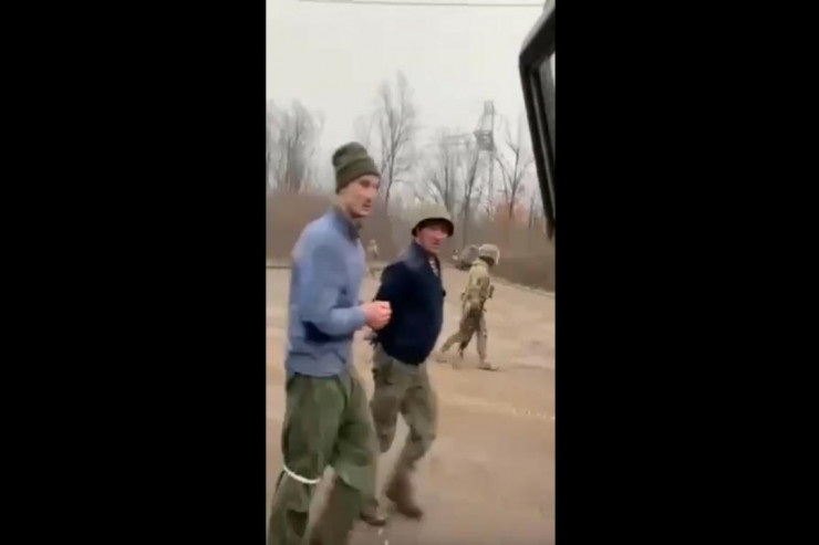 Yüzlərlə rus hərbiçisi təslim oldu:  YENİ GÖRÜNTÜLƏR   