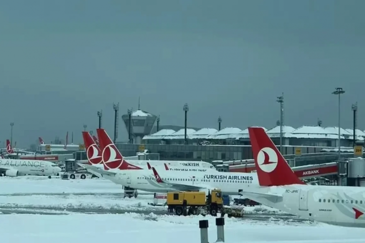 “Qalatasaray” İstanbula qayıda bilmir