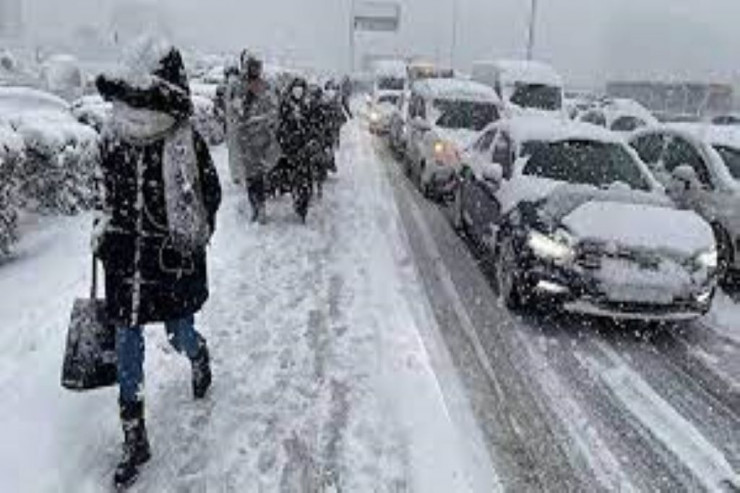 İstanbulda dərslər dayandırıldı - SƏBƏB  