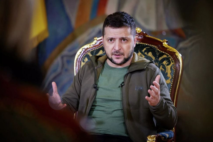 Zellenski: "Toz basmış təyyarələrin bir faizini bizə verin"