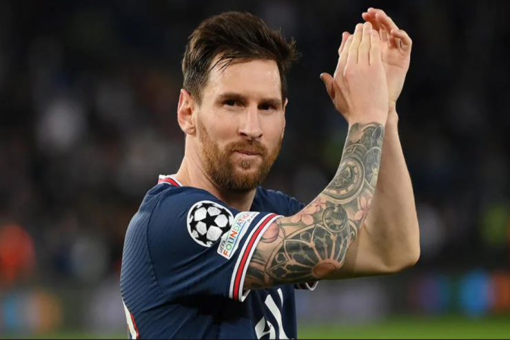 Messi  yeni müqavilə   imzaladı