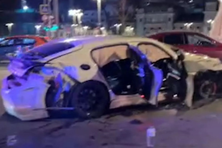 Məşhur bloger  “Porsche”   maşını ilə  QƏZAYA DÜŞDÜ  