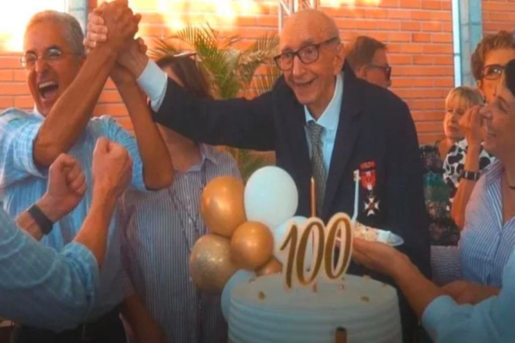 100 yaşlı kişi 84 il eyni şirkətdə işlədi:  Bu, dünya rekordudur 