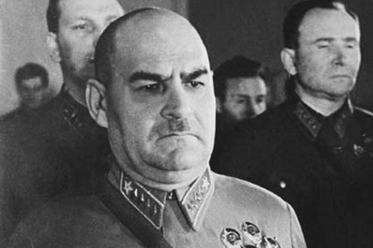 Sovet Ordusunun ən bərbad marşalı:  Stalinin sevimlisindən düşməninə çevrilən Kulikinin ACI SONLUĞU 