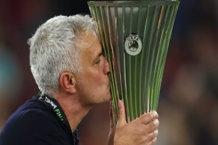 Mourinyonun  UNİKAL REKORDU   - Dünyada heç bir məşqçi bunu etməyib