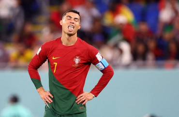 Ronaldo oyun zamanı GÖRÜN NƏ ETDİ? - VİDEO 