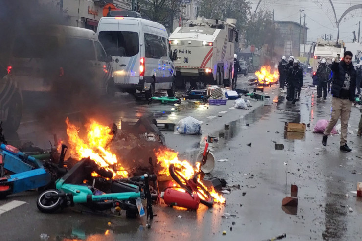 Brüsseldə iğtişaşlara görə futbol fanatları saxlanıldı -VİDEO  -YENİLƏNİB 