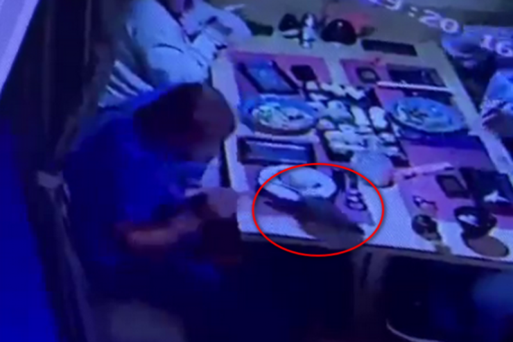 Restoranda qeyri-adi HADİSƏ: Müştərinin başına  SİÇAN DÜŞDÜ   - VİDEO  