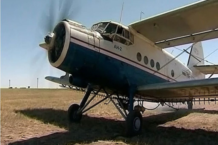 Pilot təyyarəni qaçırıb başqa ölkəyə endi