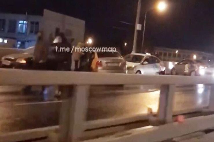 Yollar buz bağladı, 52 avtomobil toqquşdu-VİDEO 