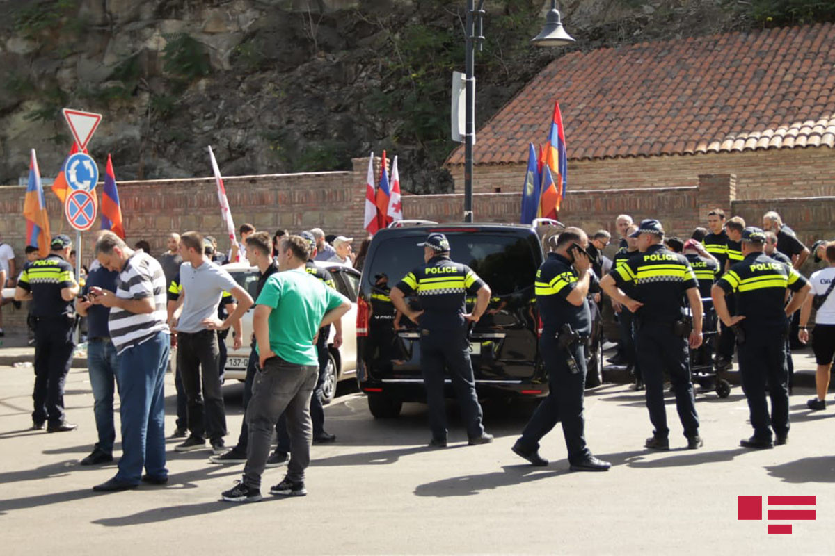 Tbilisidə ermənilərlə polis arasında insident yaşandı -FOTO