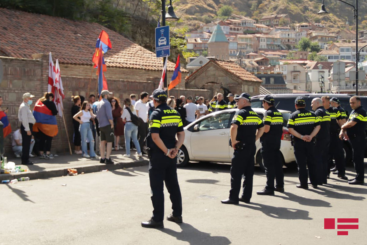 Tbilisidə ermənilərlə polis arasında insident yaşandı -FOTO  -YENİLƏNİB 
