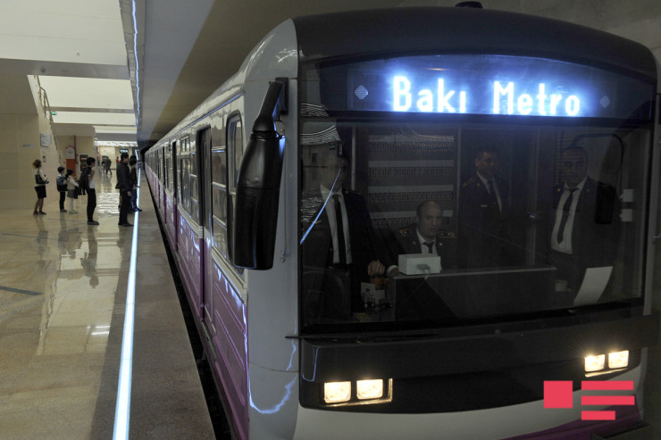 Metroda problem yarandı,  qatarlar GECİKDİ  - YENİLƏNİB 