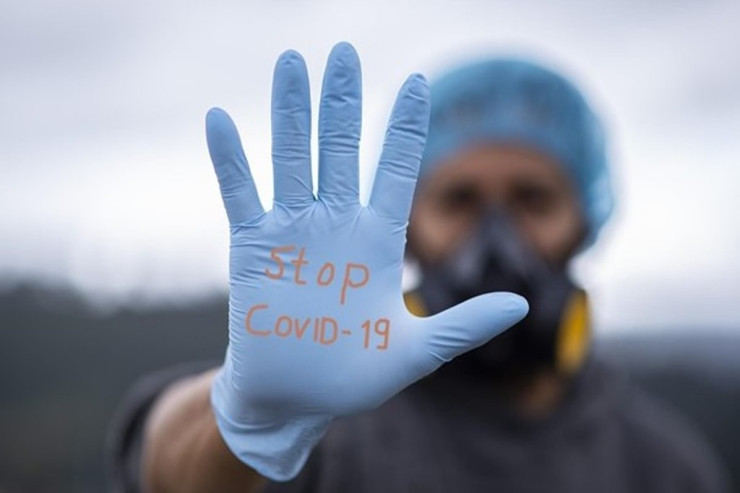 Koronavirusa qarşı  xəbərdarlıq maskası   hazırlandı