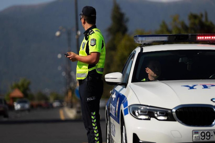 Polis hər yerdə bu maşınları axtarır