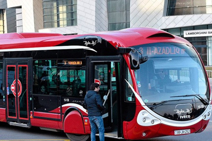 Yalnız bu şəxslər nəqliyyatdan ödənişsiz istifadə edə bilər – Niyə belə azdır?  