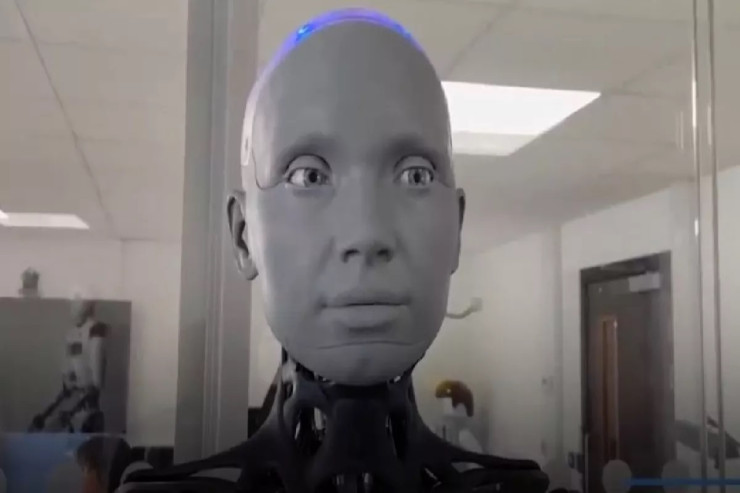 Dünyanın ən inkişaf etmiş insanabənzər robotu  nələr bilir? -VİDEO 