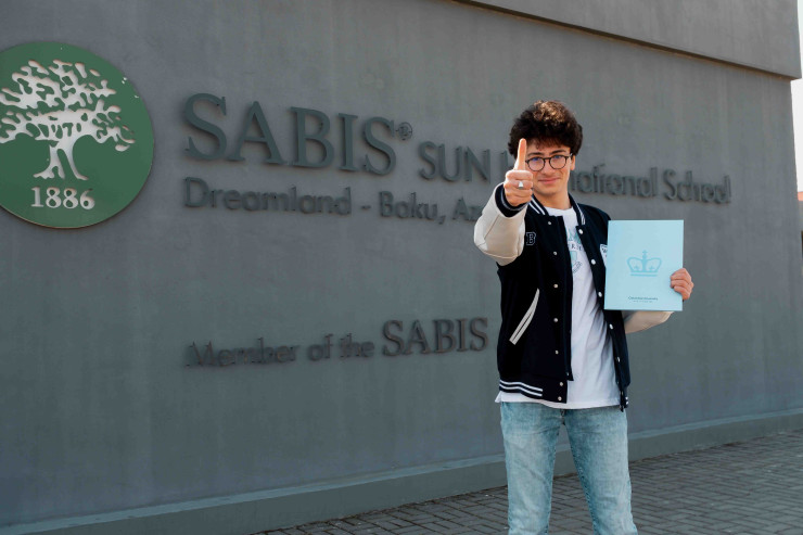 SABIS® SUN Beynəlxalq məktəbinin şagirdi ABŞ TOP Universitetlərinə Qəbul Edildi