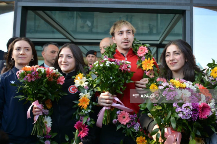 Türkiyə idmançıları “Tərəqqi” medalı ilə təltif edildilər