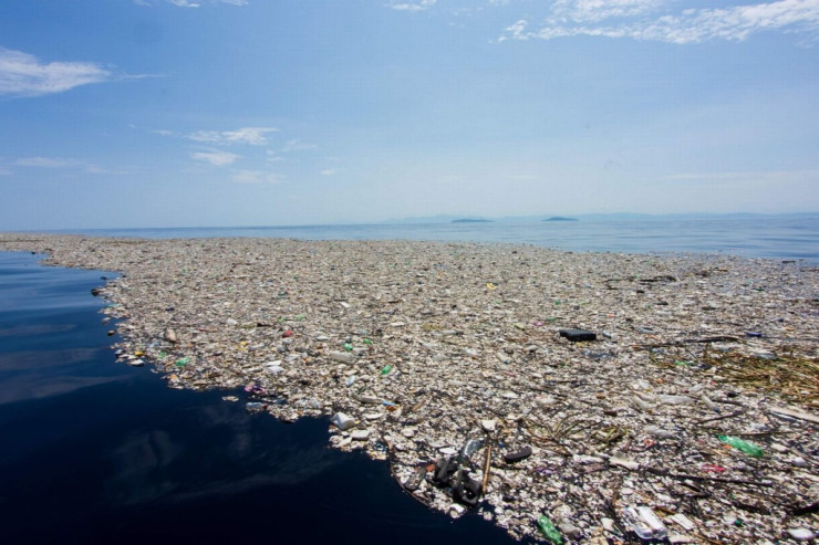 Okeanlardakı plastik zibil onilliklər ərzində batmır