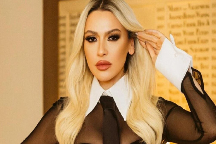 Hadise fotoları ilə gündəm oldu