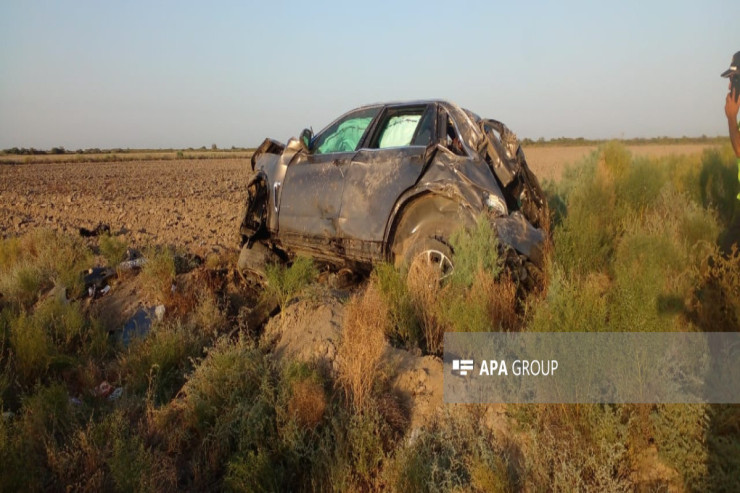 Cəlilabadda BMW aşıb, ölən və xəsarət alan var - FOTO 