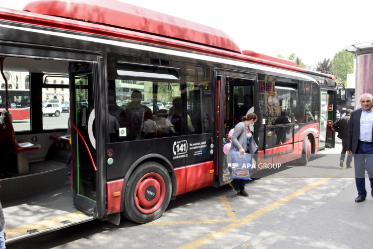 Bakıda bəzi avtobuslar gecikir