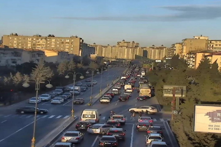 Bakıda sıxlıq olan yollar - SİYAHI 