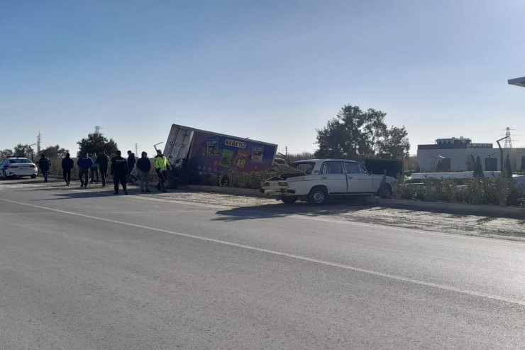 ASAN xidmətin qarşısında  qəza:   Jiqulinin sürücüsü... - FOTO 