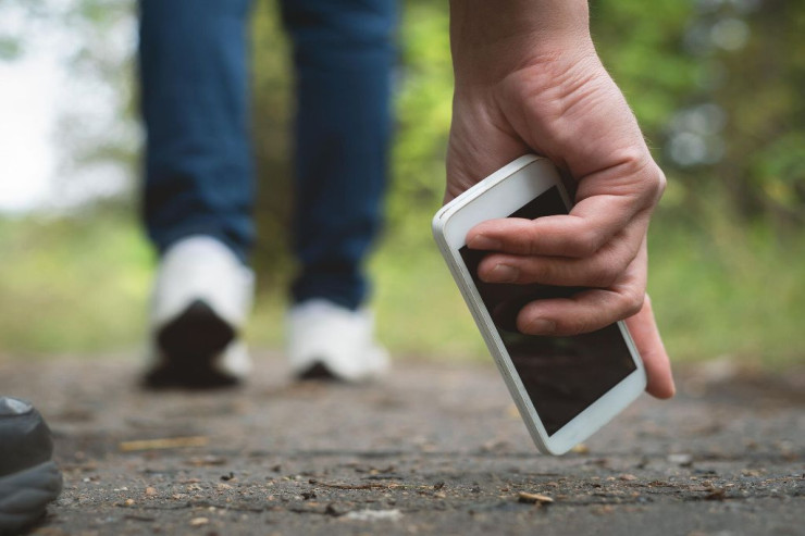 Telefonu "öldürən"  3 VƏRDİŞ : Mobil cihaza bunu etməyin